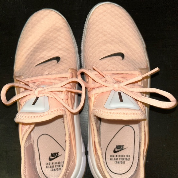 Nike Acalme - Picture 2 of 4